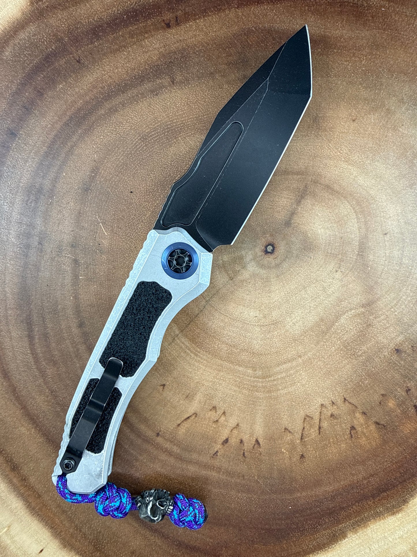 HERETIC Knives Wraith ( Pre owned Like New with Box )