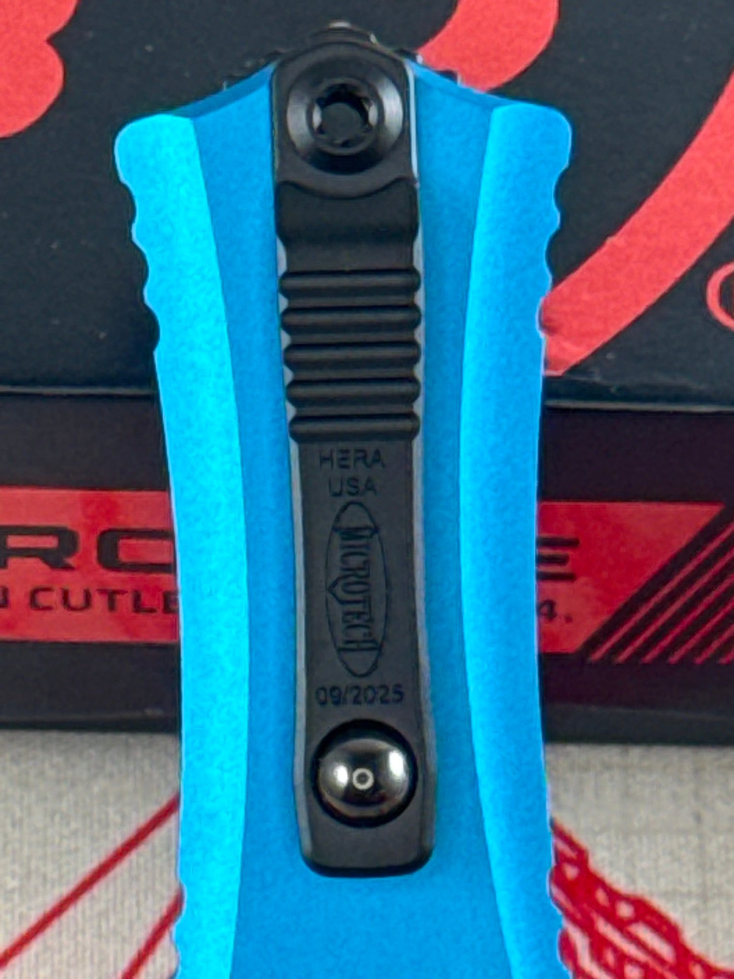 Microtech mini Hera II ( New with box )