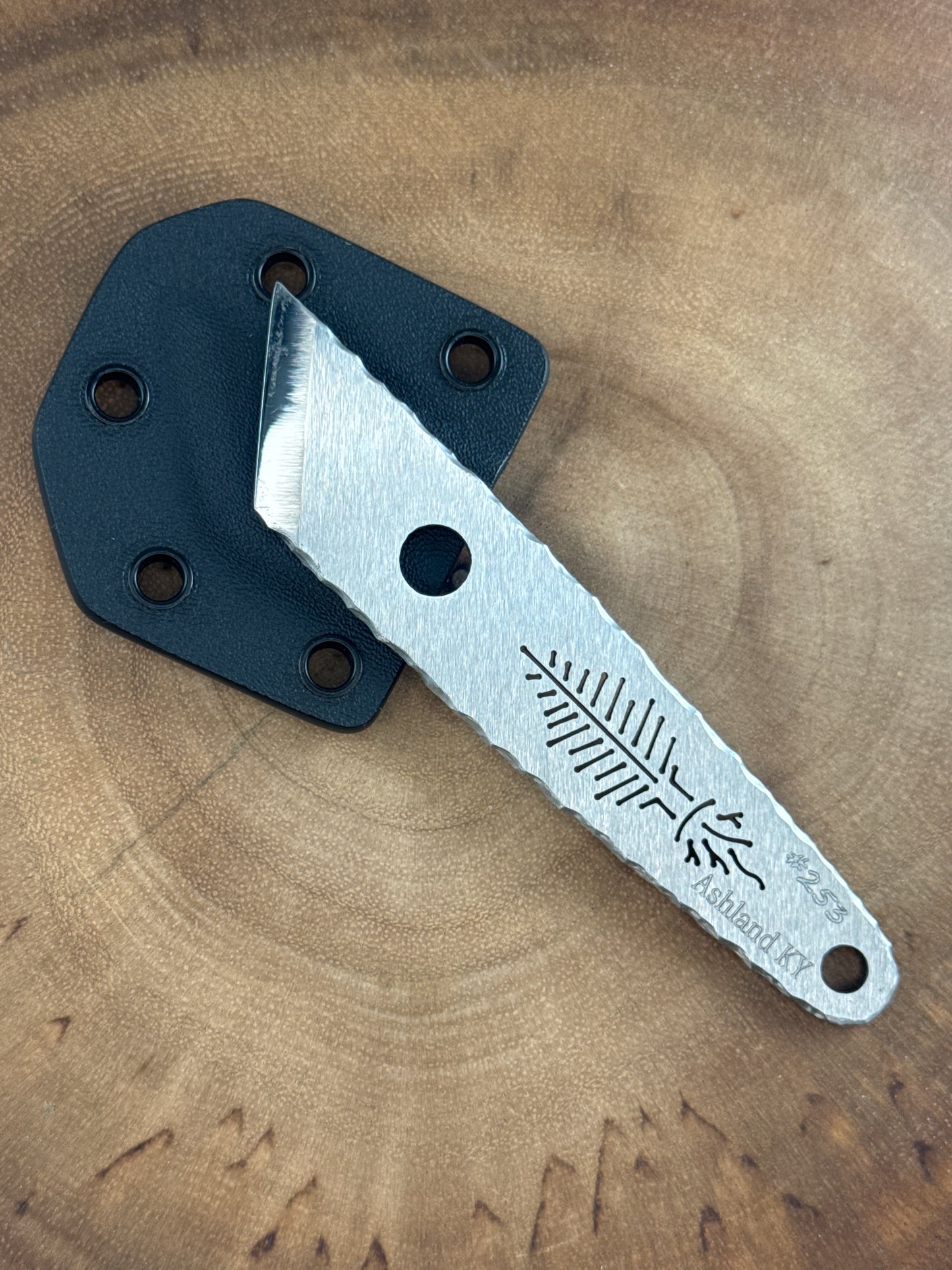 Flatwoods Black Sheath Rock Textured ( Neck knife )