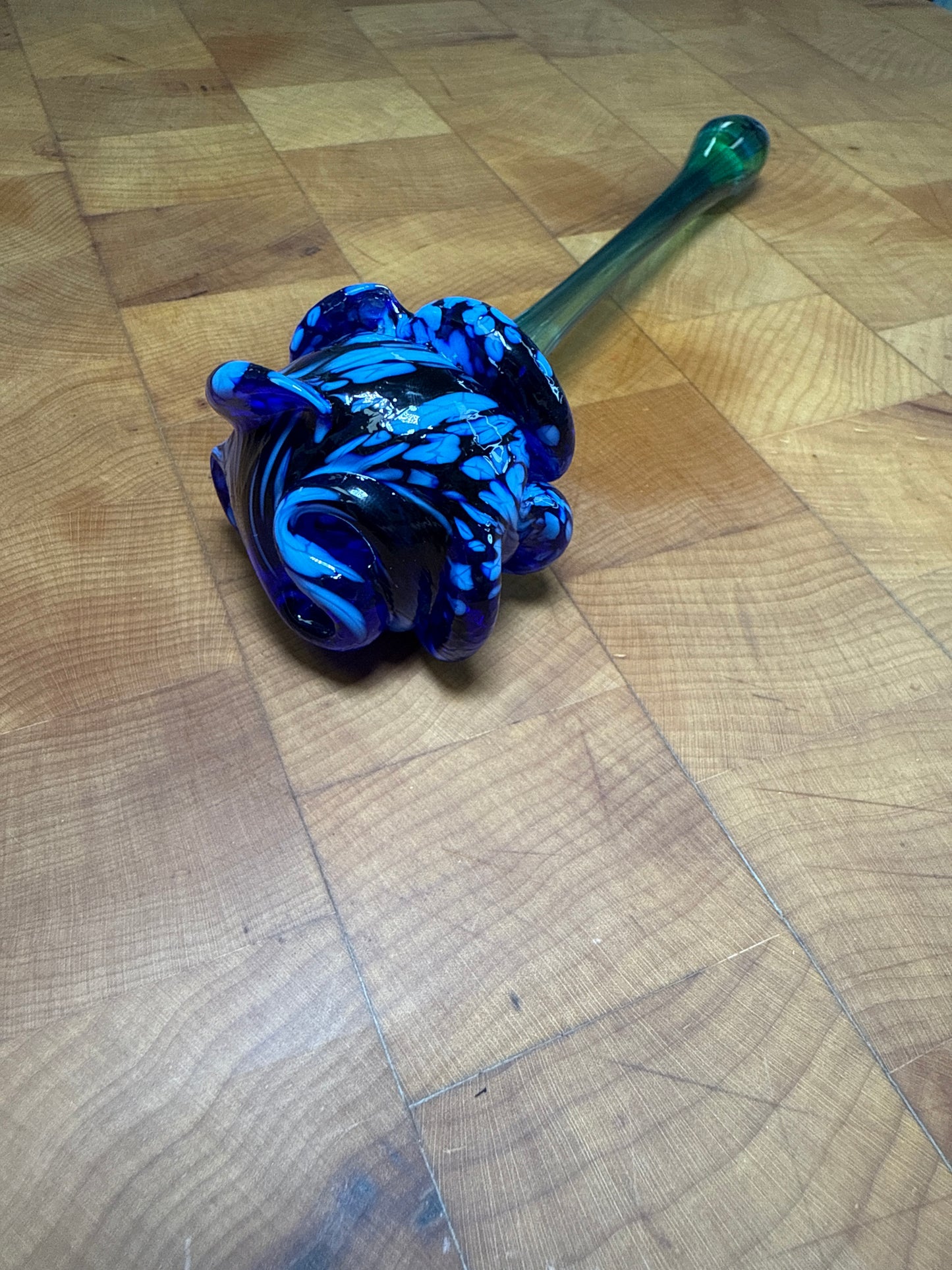 Medium glass rose