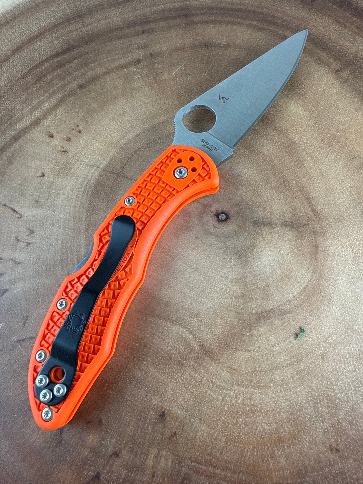 Spyderco Delica 4 Orange ( New with Box )