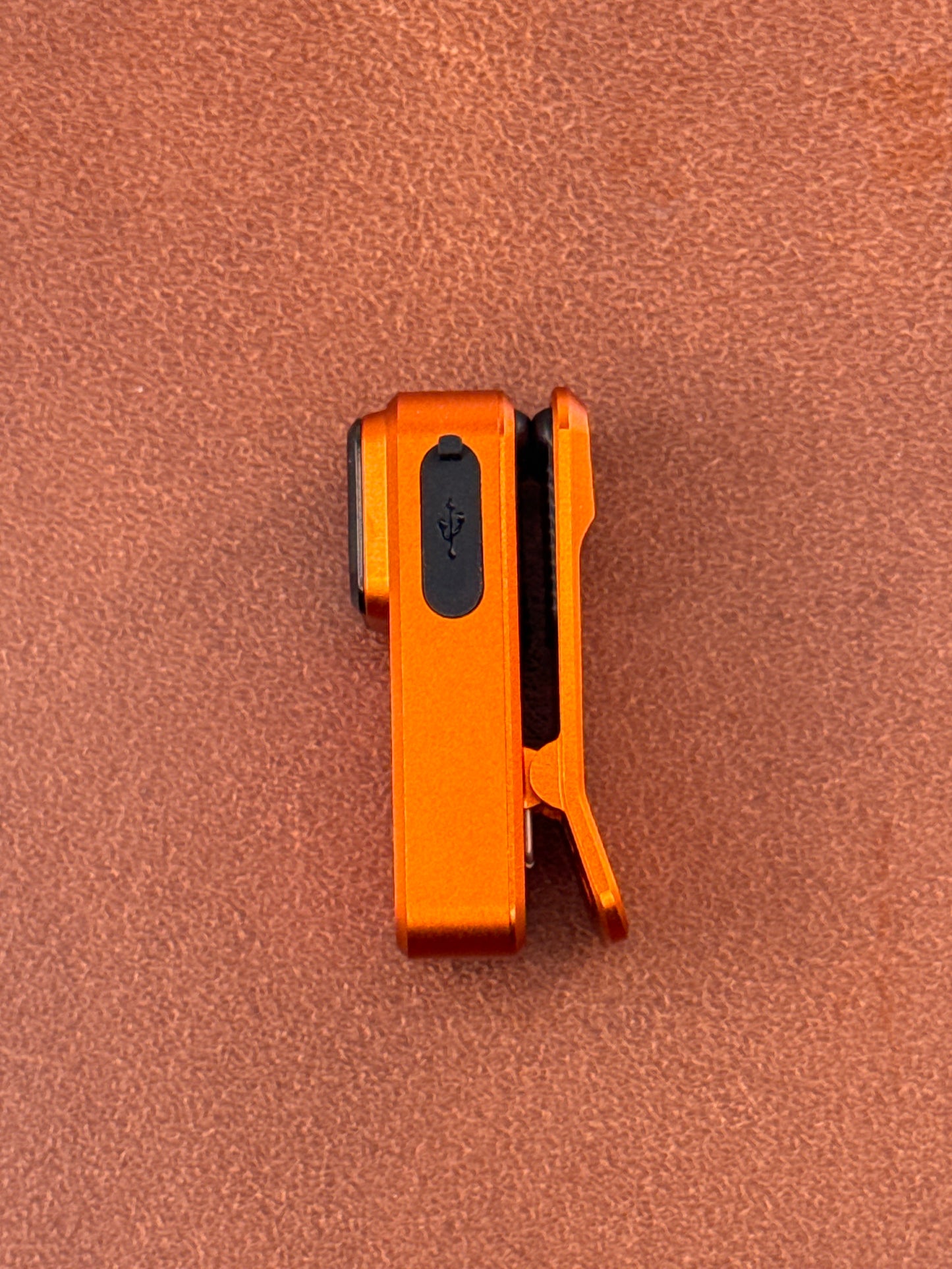 Oclip Clip Light with White and Red Light Orange