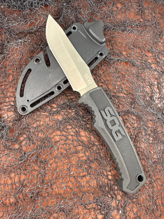 Sog field knife ( used )without box