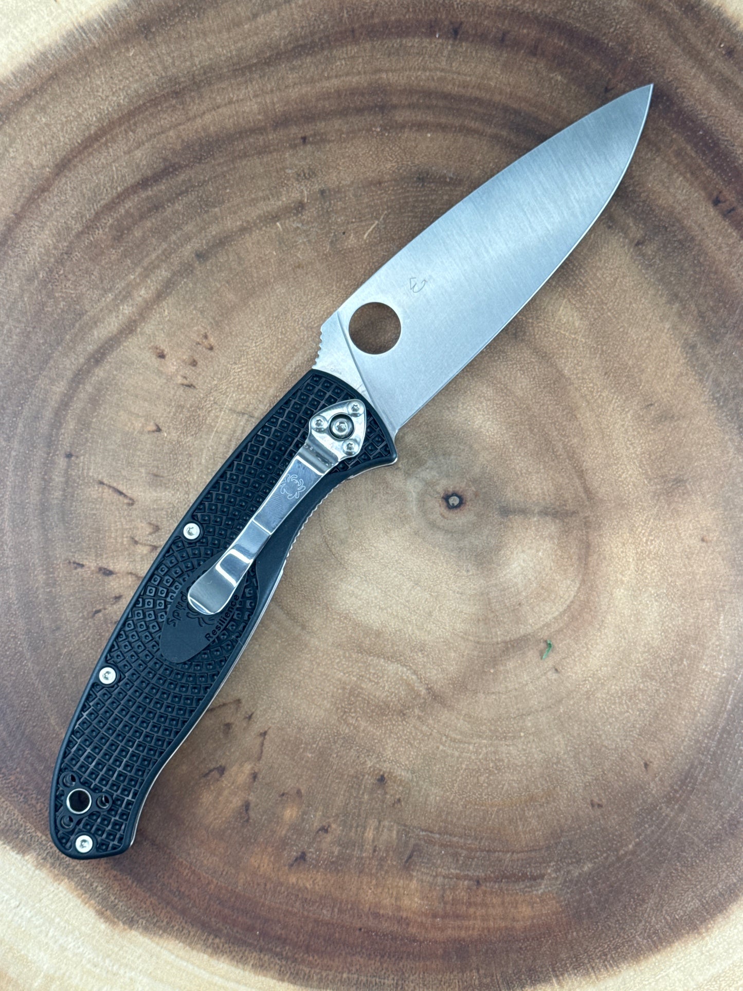 Spyderco Resilience FRN pin ( New with Box )
