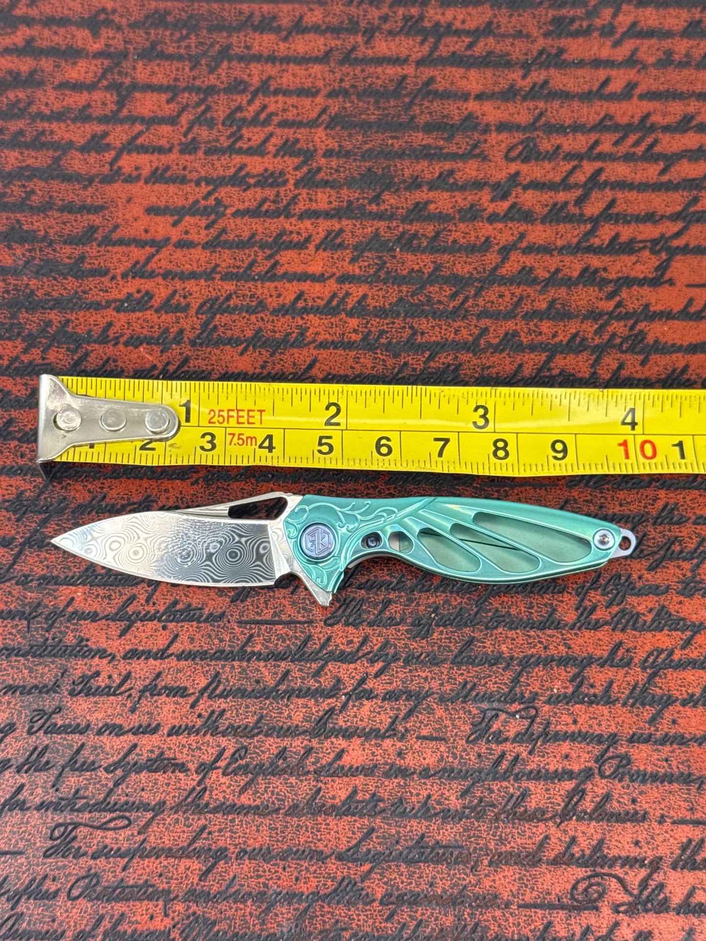 RIKE KNIFE green ( NEW WITH BOX )