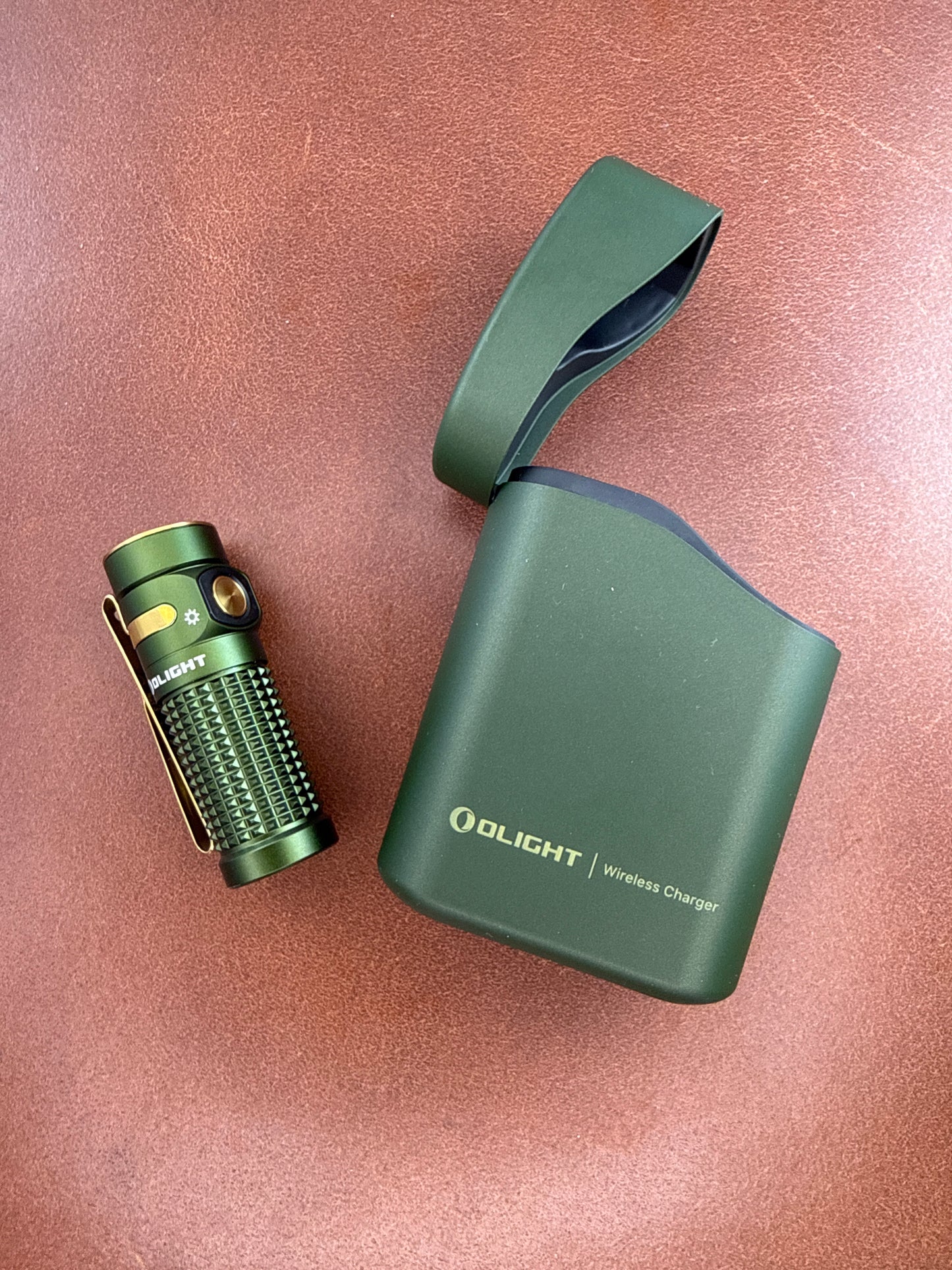 OLIGHT BATON 4 premium edition ( New with Box )