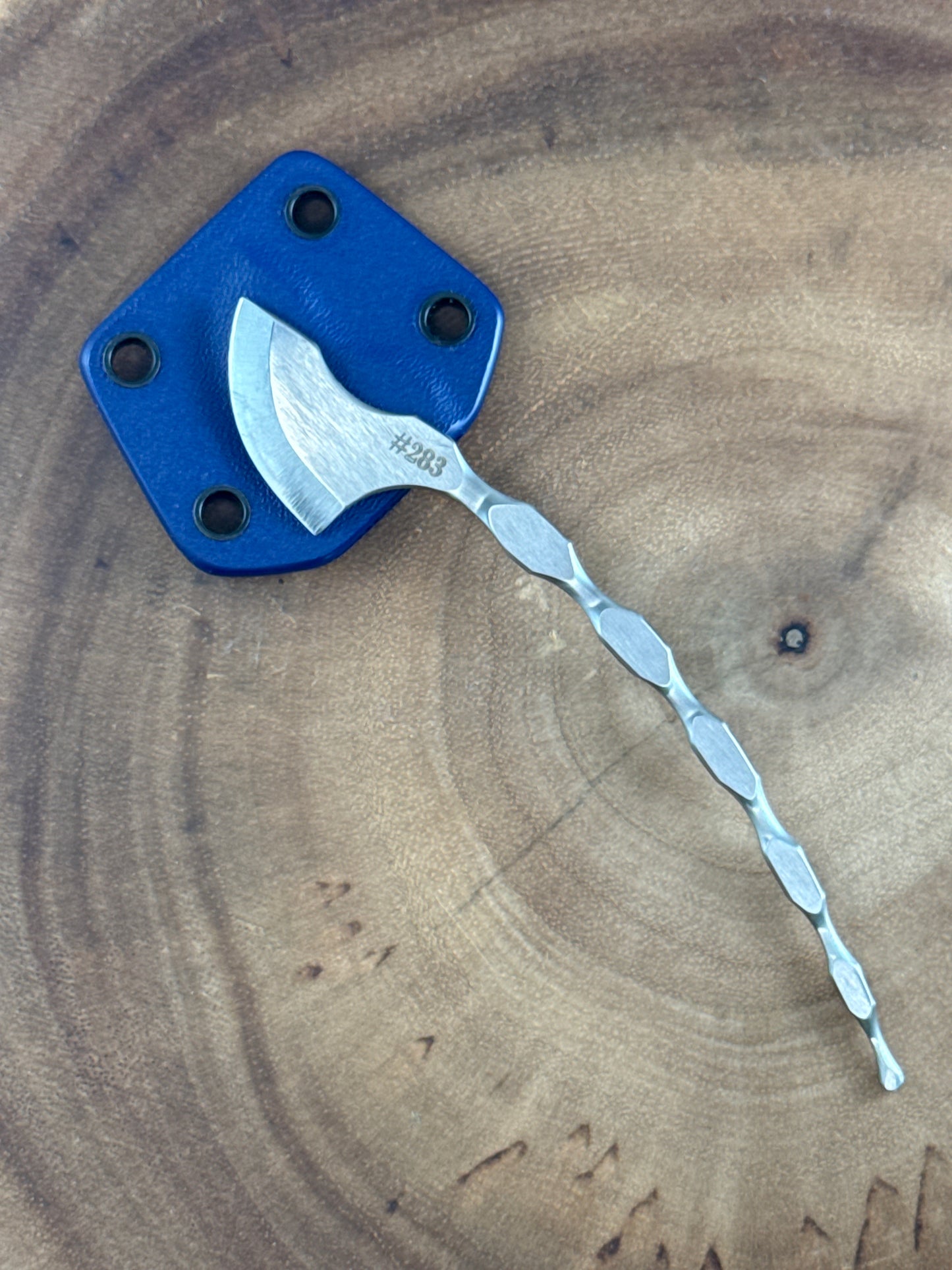 Cat Tail Blue Sheath ( Neck Knife )