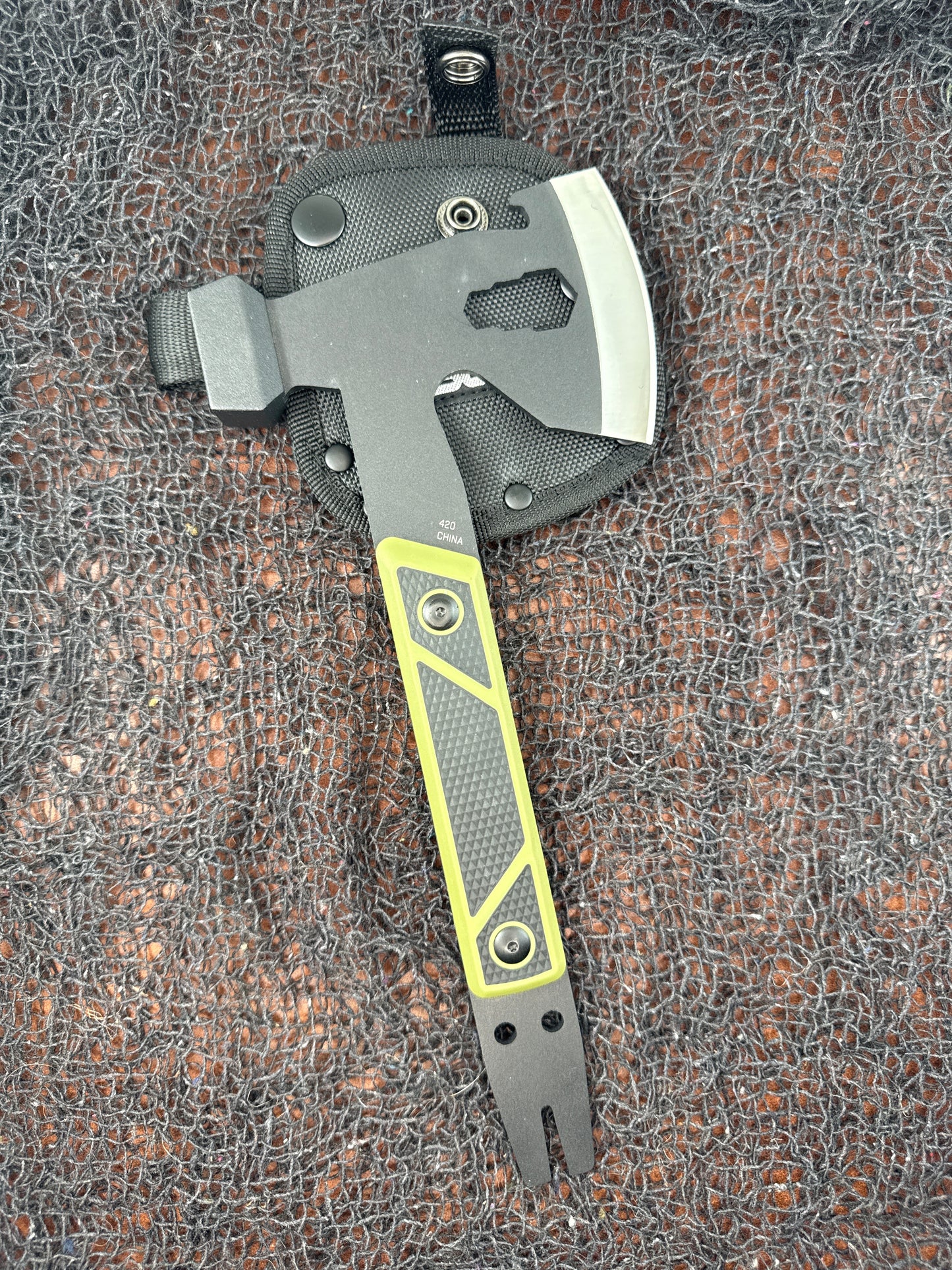 SOG HQ DUAL STRIKE ( new ) With case