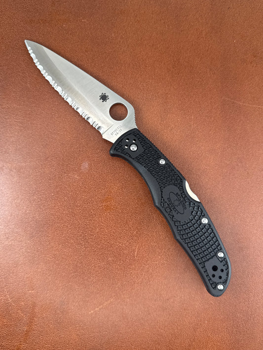 Spyderco Endura4 full serrated black( Used without box )