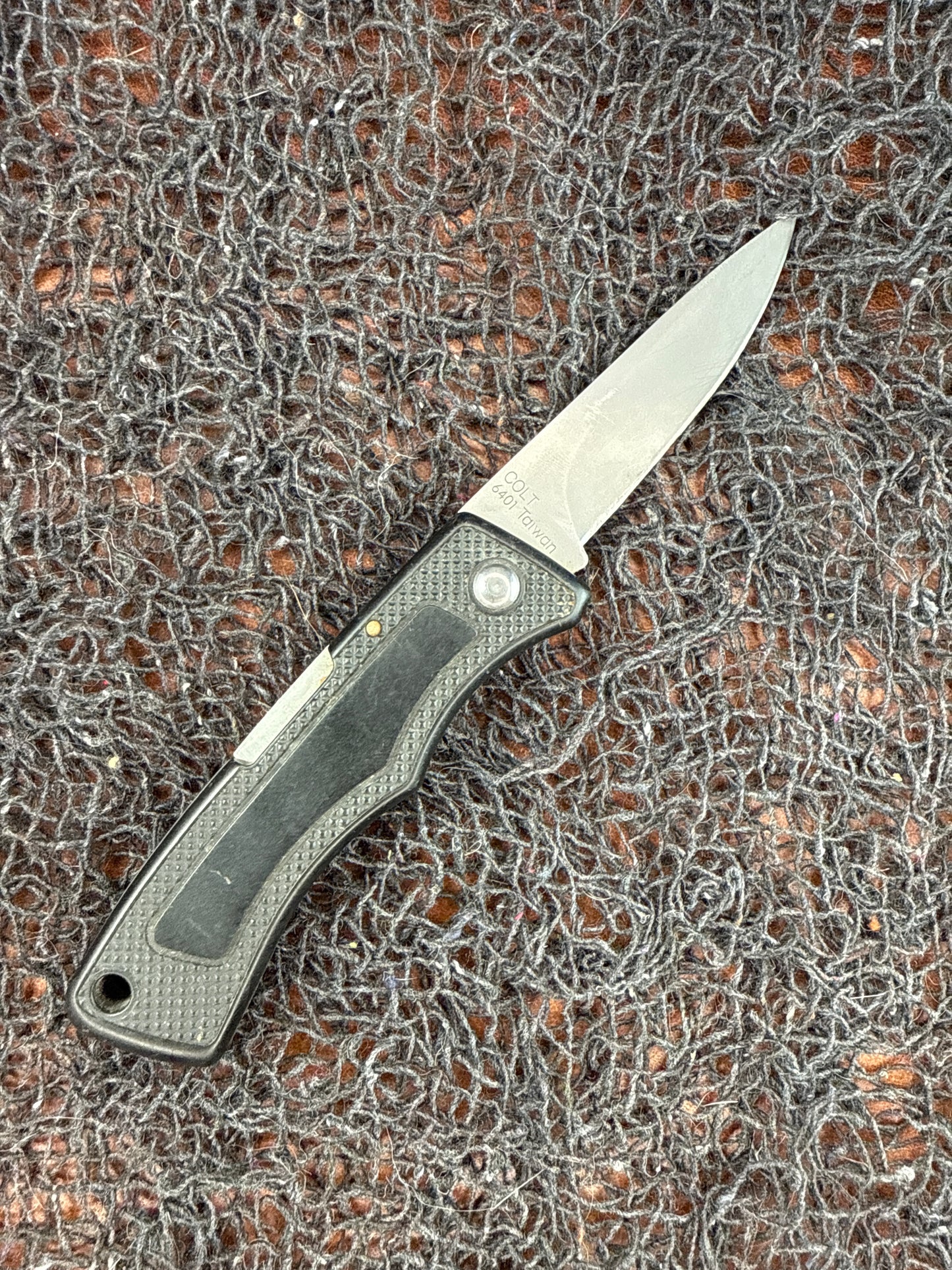 CRKT COLT ( used without box )