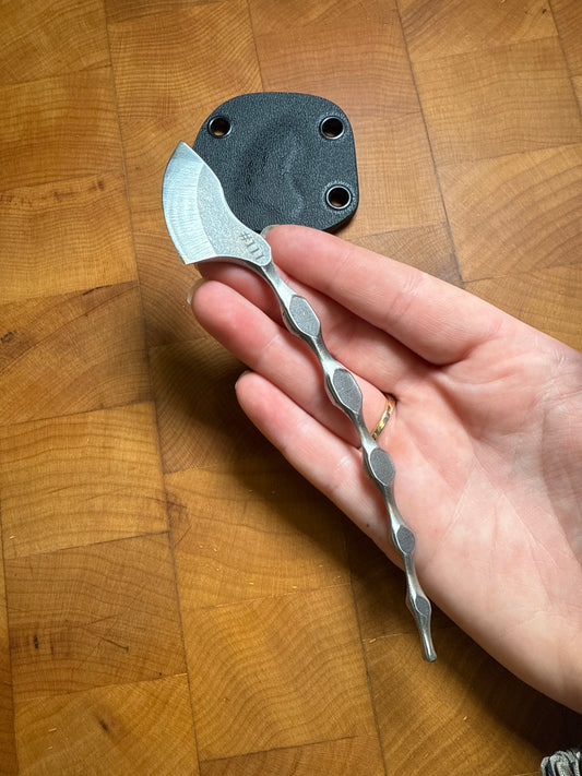 Cat Tail ( Neck Knife )