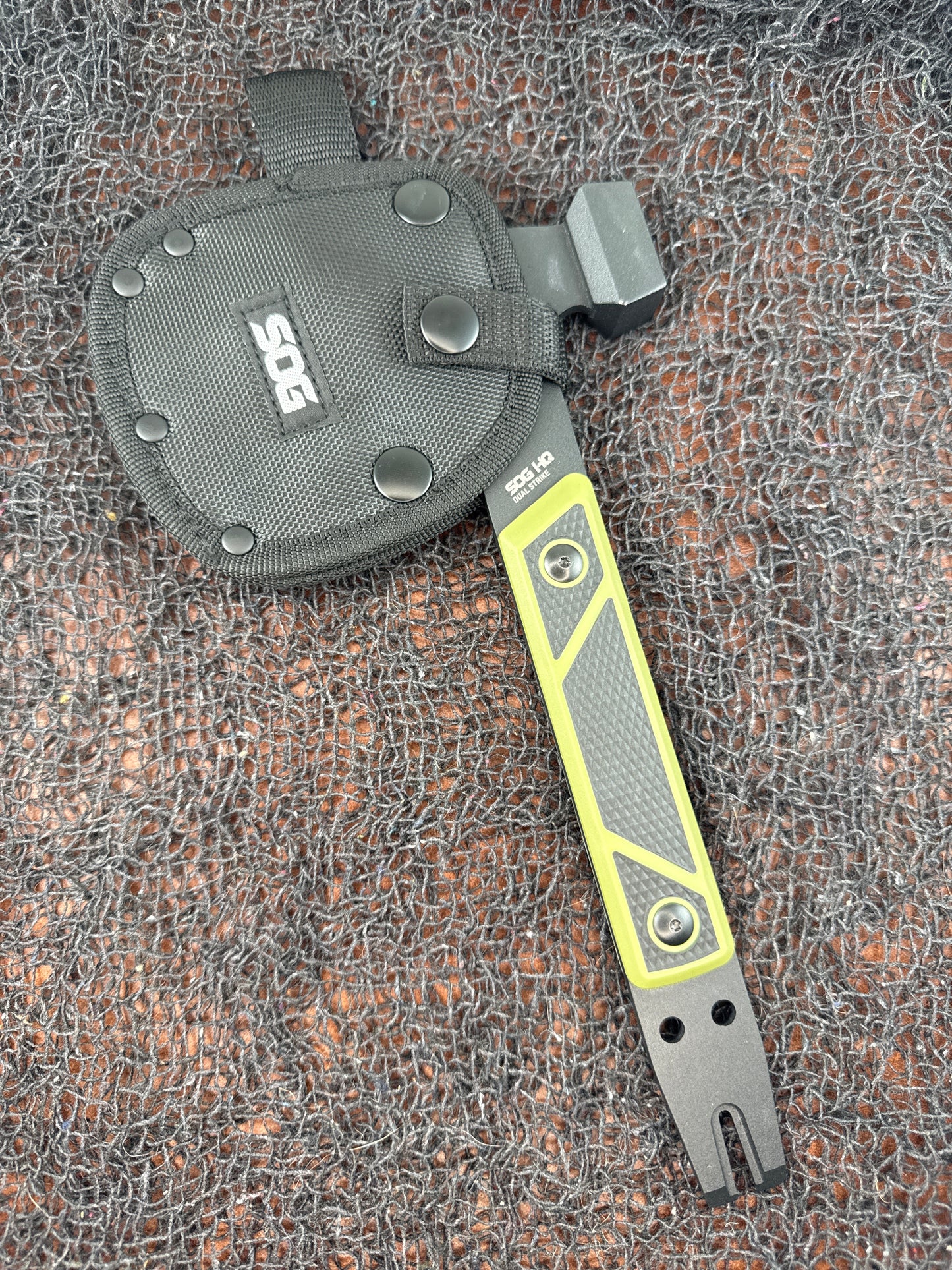 SOG HQ DUAL STRIKE ( new ) With case