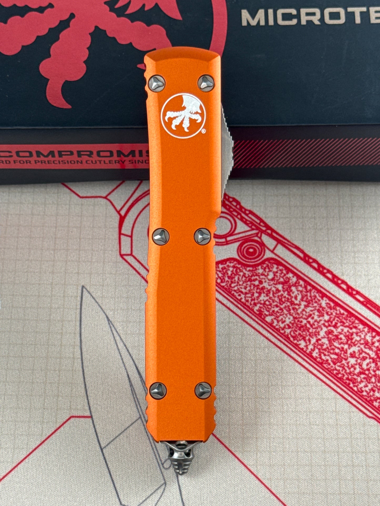 Microtech Ultratech ( pre owned never carried with box has tiny chip in paint under clip shown in last photo )