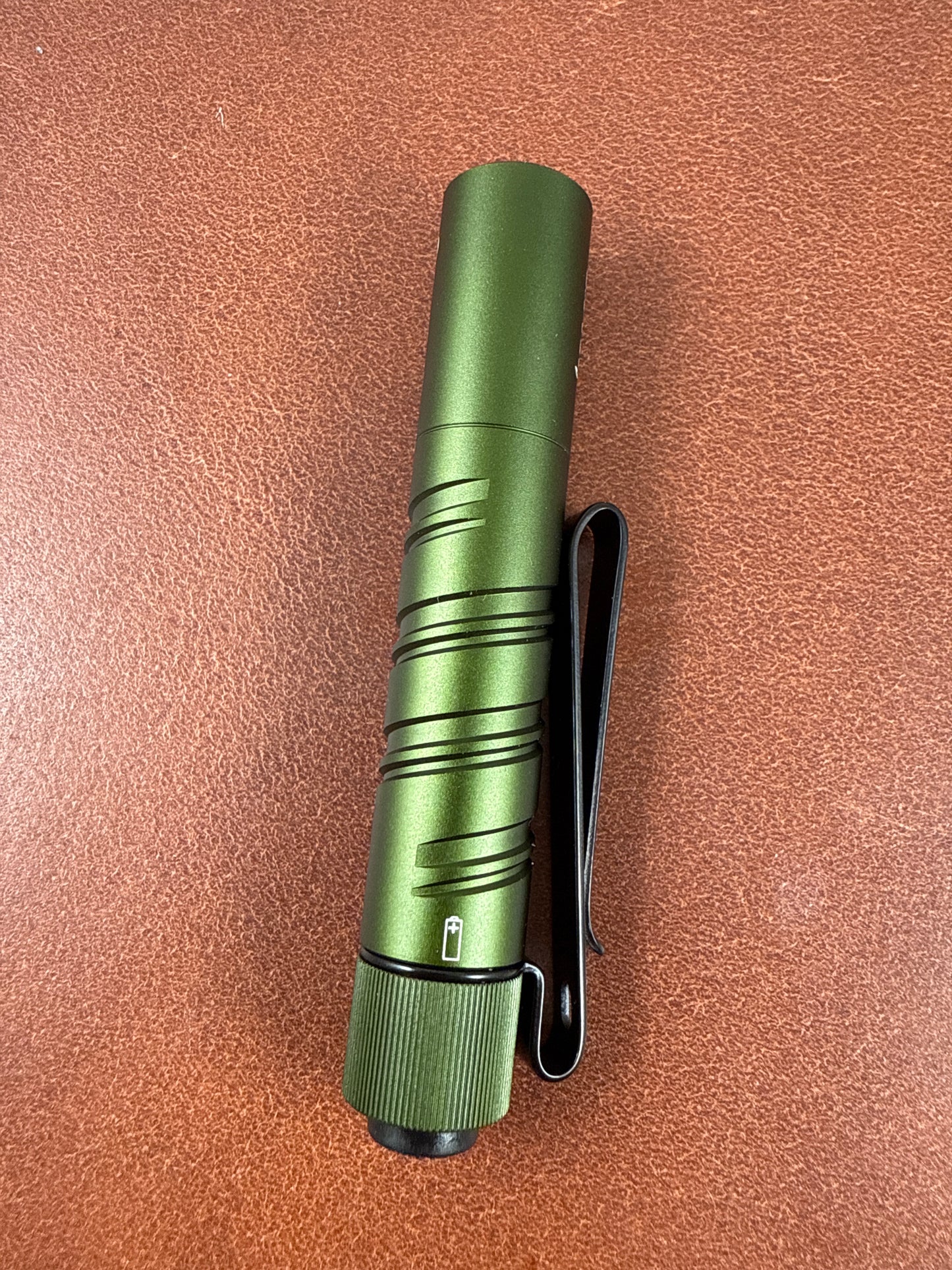 OLIGHT 3T 2 EOS ( NEW WITH BOX )