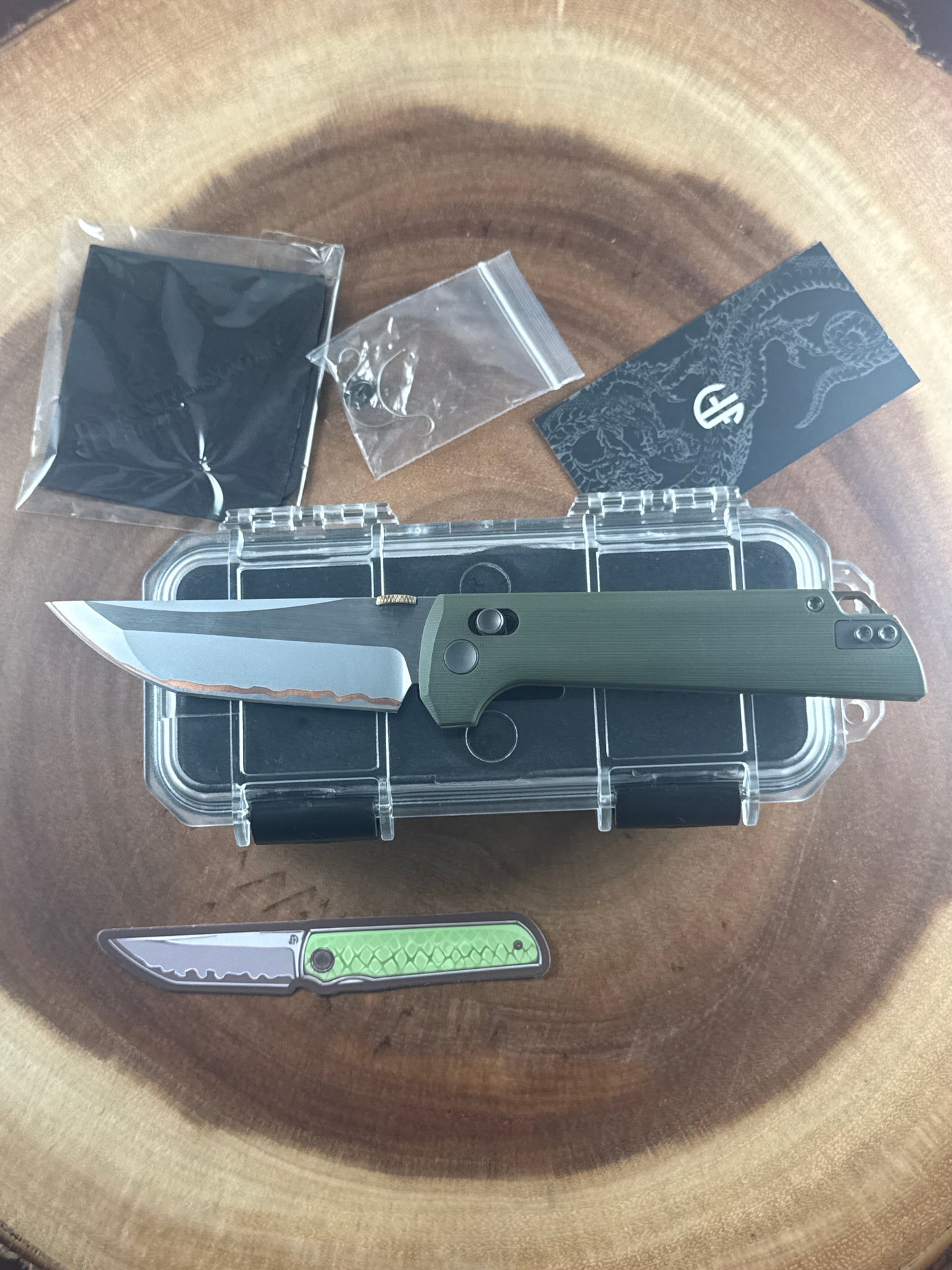 North mountain blade crossbar lock chop 2 ( preowned like new )