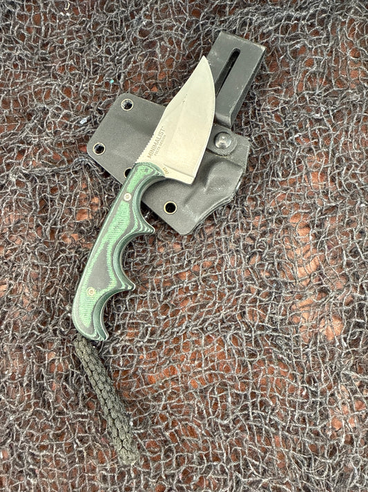 CRKT MINIMALIST ( used )without box