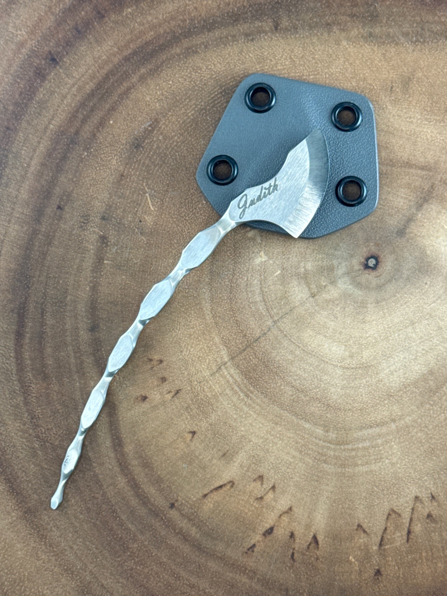 Cat Tail Gray Sheath ( Neck Knife )