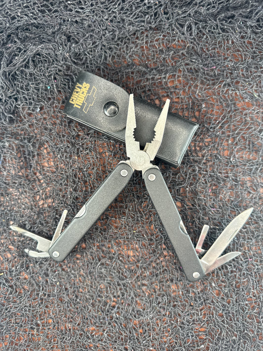 Chevy trucks multitool ( used without box )