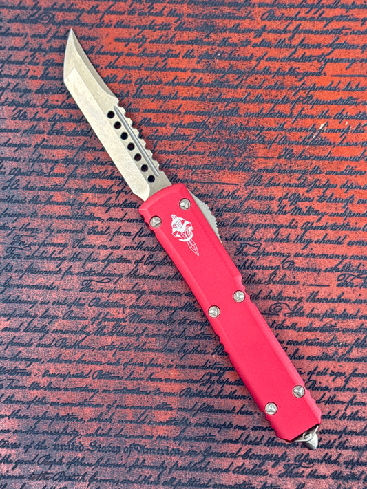 Microtech Ultratech HellHound signature series ( preowned never carried or used with box )