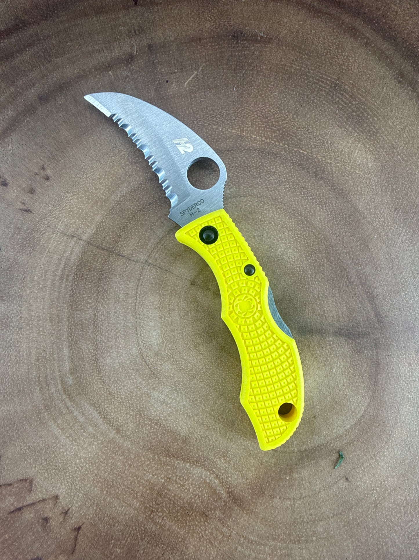 Spyderco Lady Bug 3 ( New with Box )
