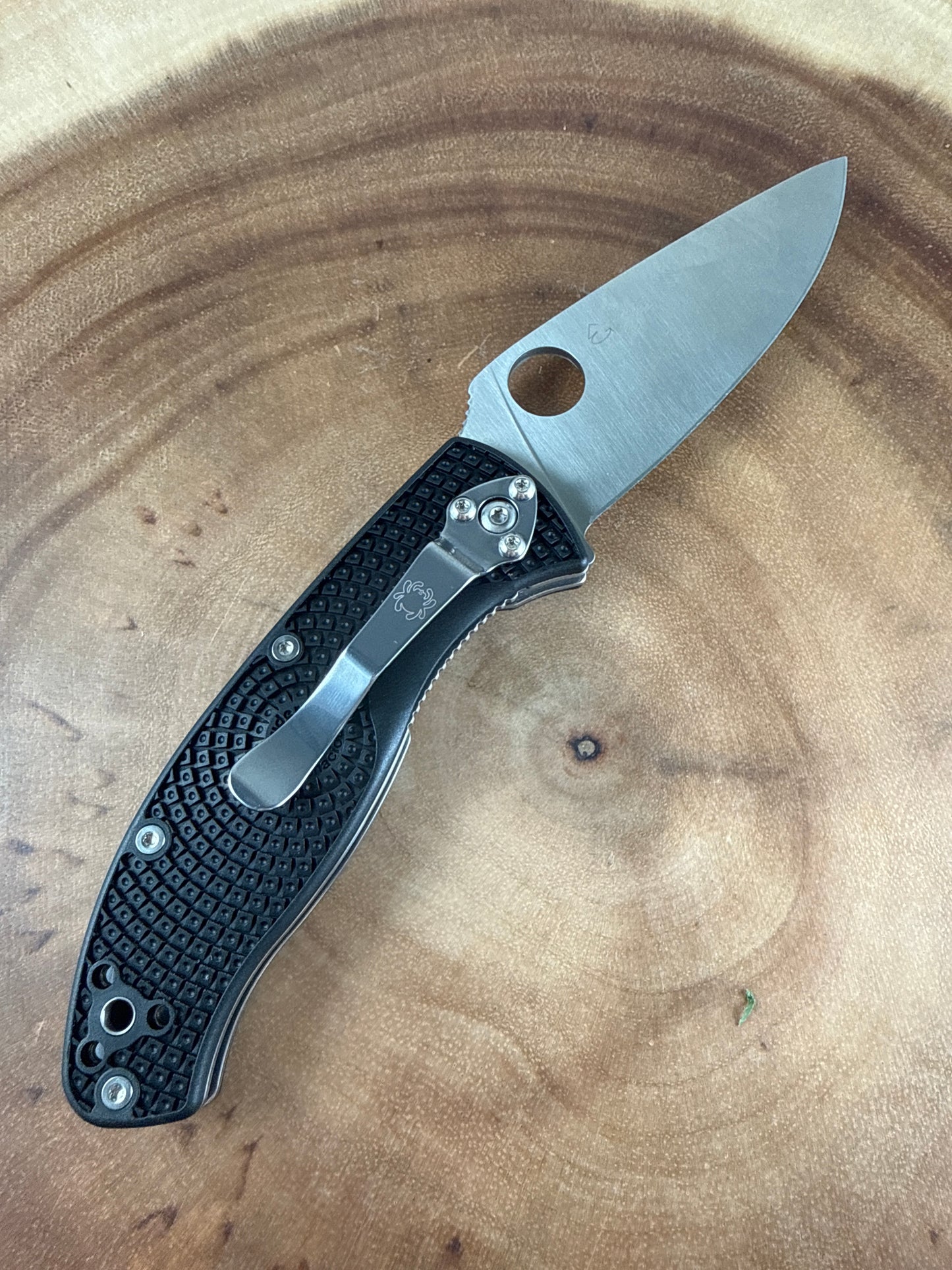 Spyderco Tenacious ( New with Box )