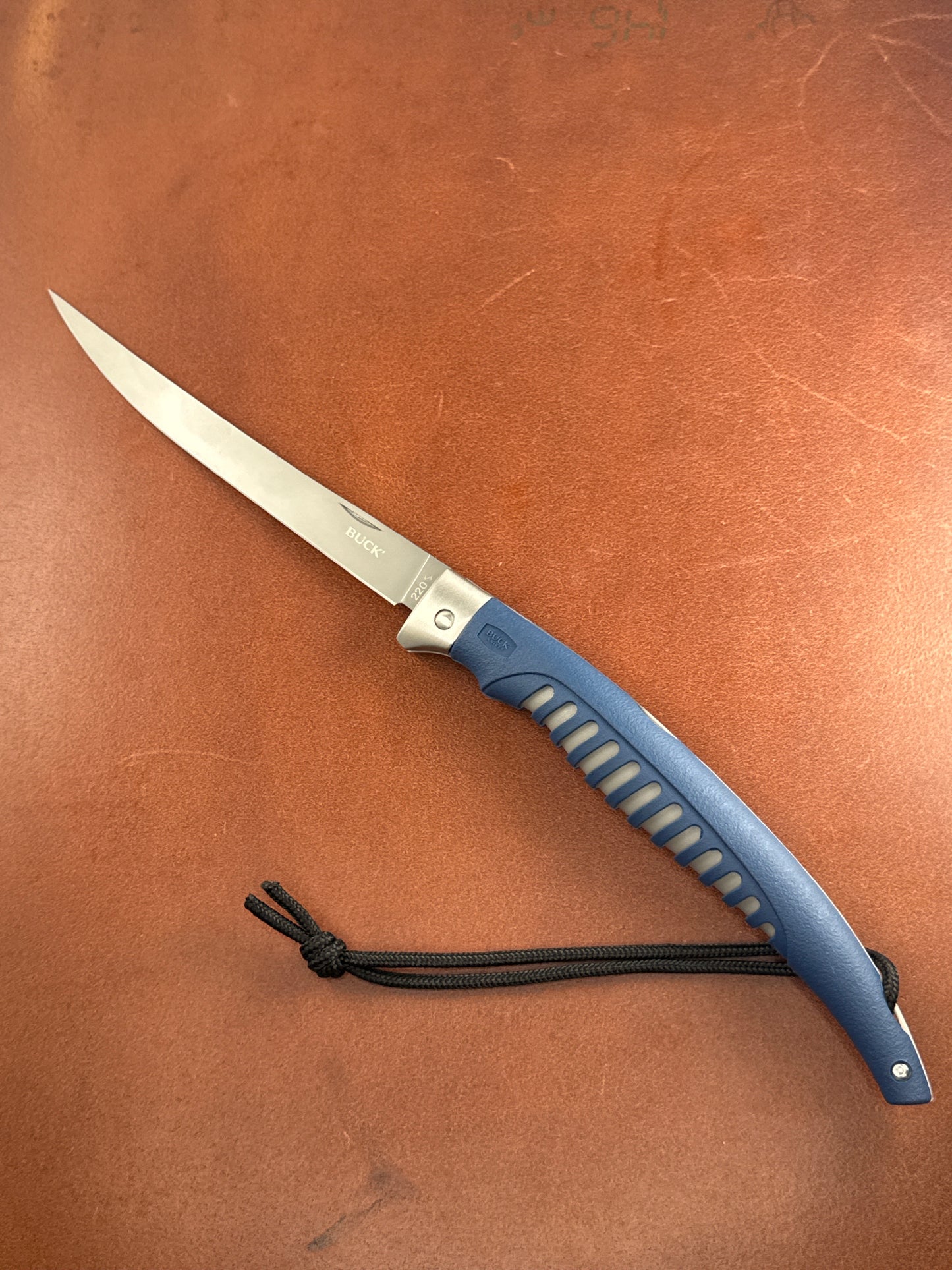 Buck Fillet ( New with box )