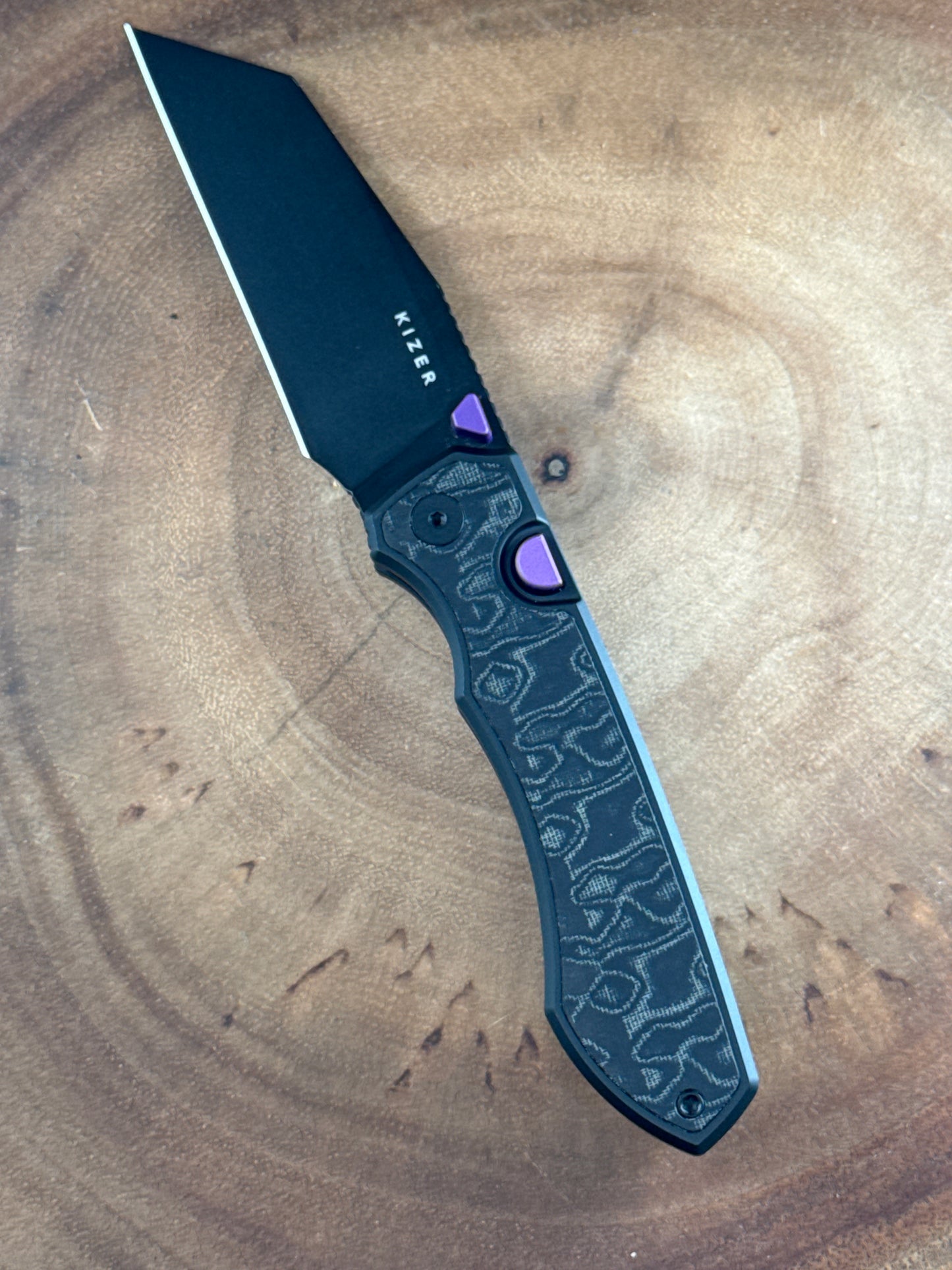 Kizer Wharning ( Pre owned like New with Box )