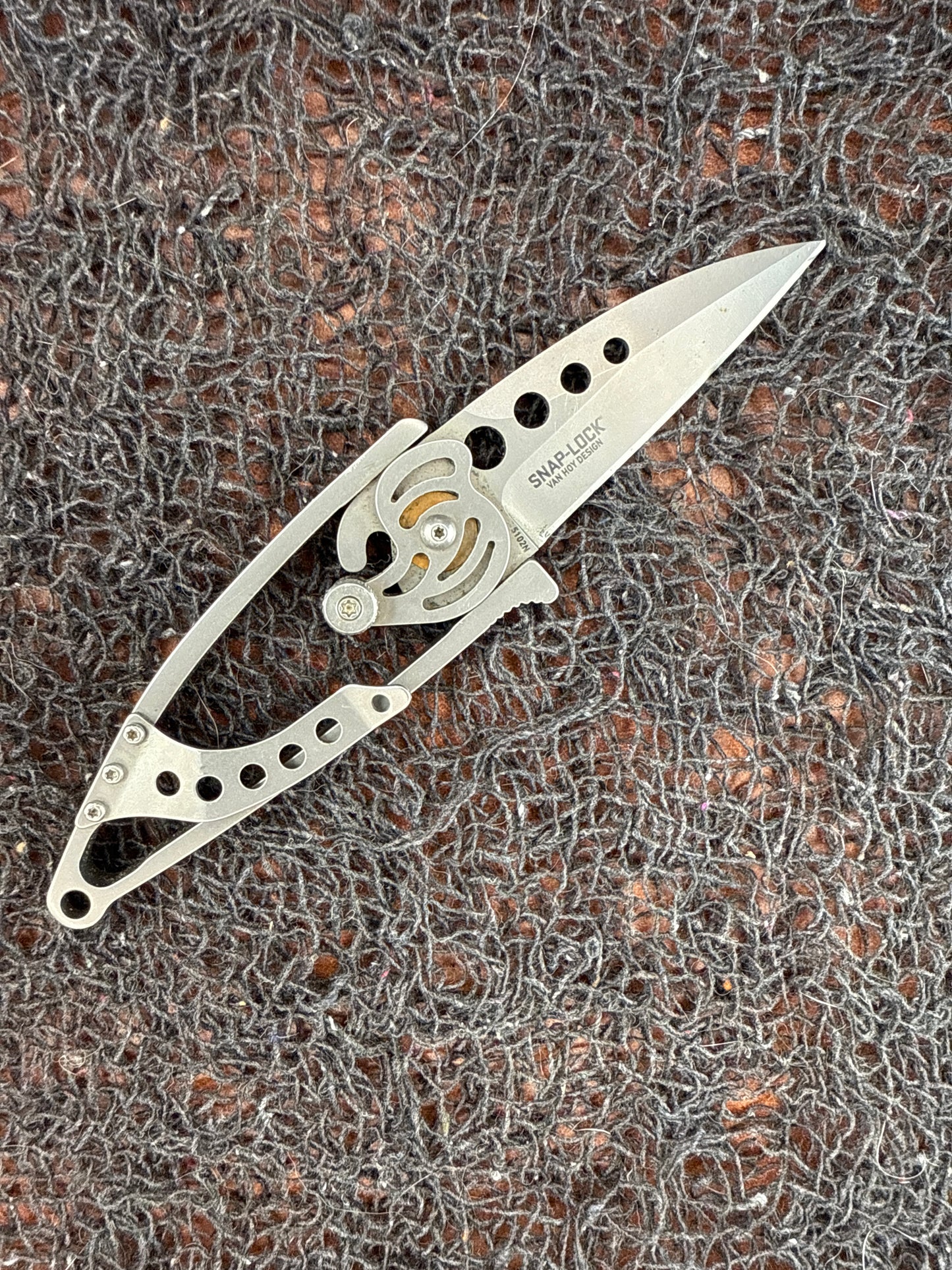 CRKT SNAP-LOCK ( used without box )