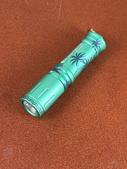 OLIGHT I3E EOS ( NEW WITH BOX )