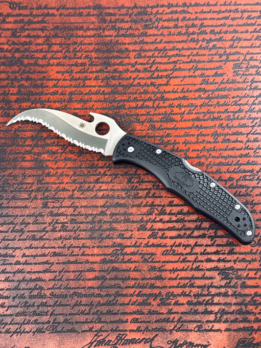 Spyderco Matriarch 2W ( Used with Box )