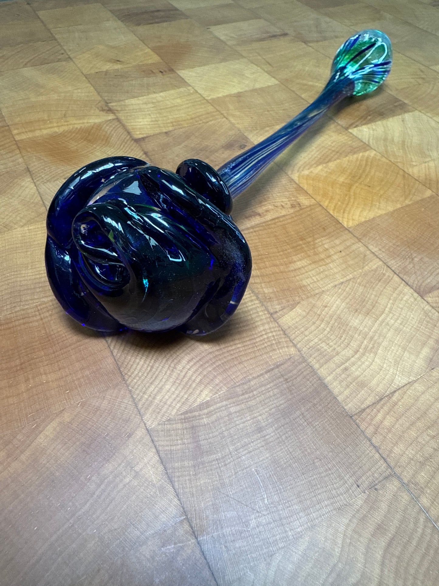 Medium glass rose