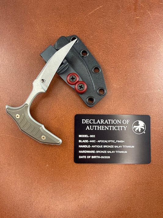 Microtech BEE ( New with Box and Declaration of authenticity )
