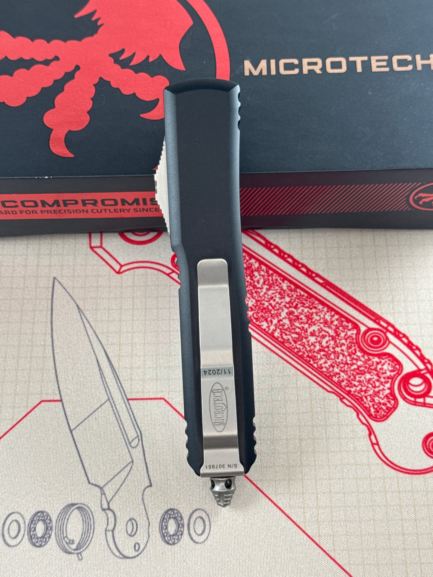 Microtech Ultratech ( pre owned never carried )